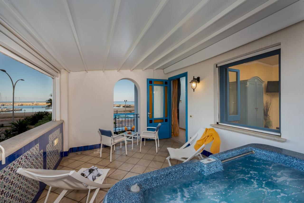 Hotel Ristorante Mediterraneo Faro San Vito Lo Capo Dış mekan fotoğraf