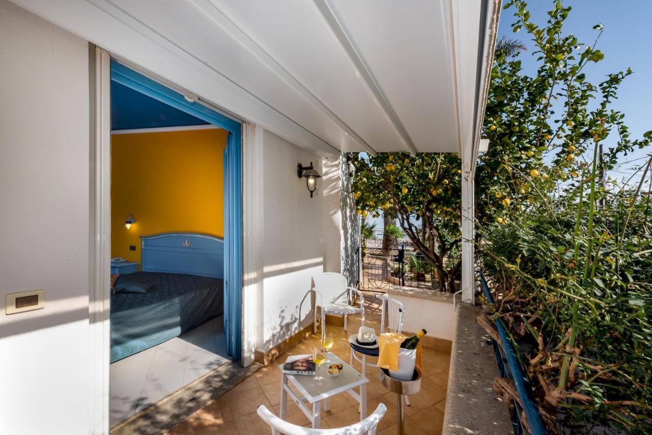 Hotel Ristorante Mediterraneo Faro San Vito Lo Capo Dış mekan fotoğraf