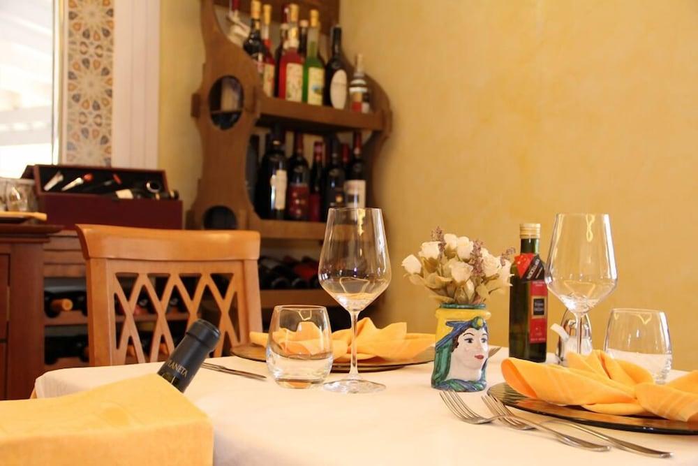 Hotel Ristorante Mediterraneo Faro San Vito Lo Capo Dış mekan fotoğraf