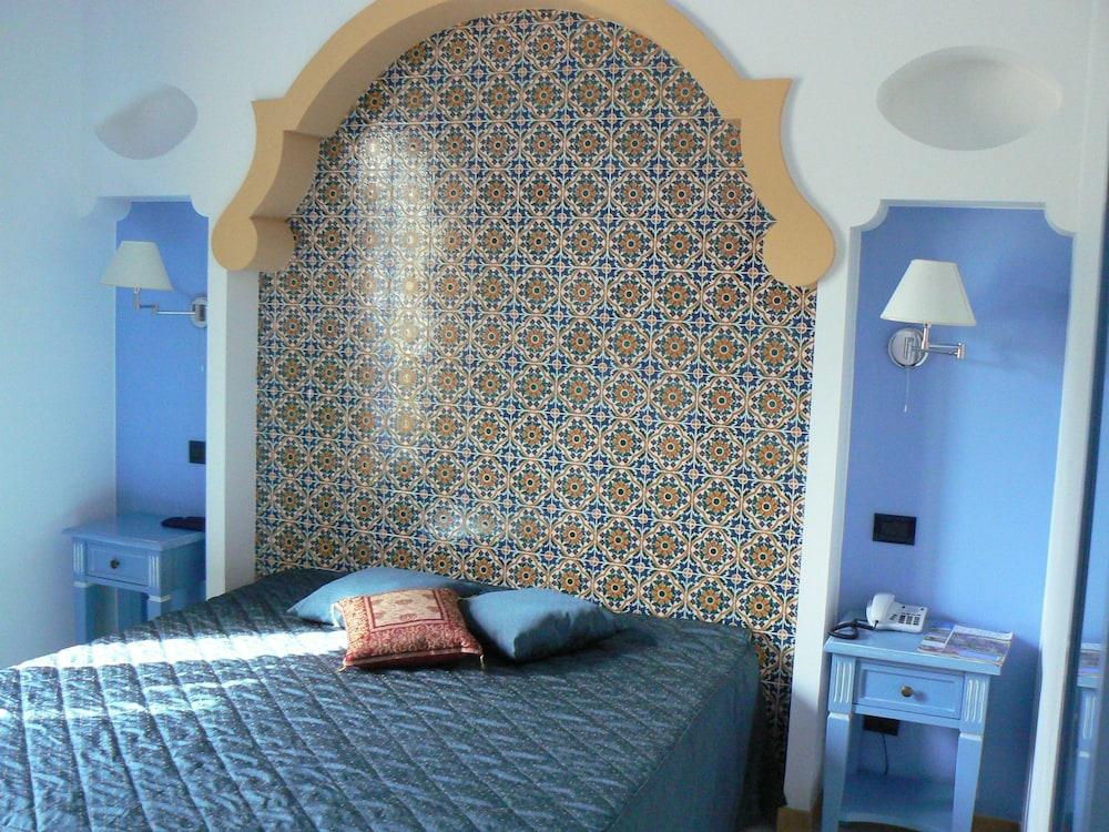 Hotel Ristorante Mediterraneo Faro San Vito Lo Capo Dış mekan fotoğraf